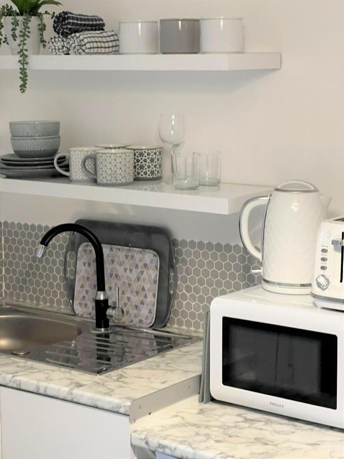 Cosy Retreat In Beautiful Cornwall Хелстън Екстериор снимка